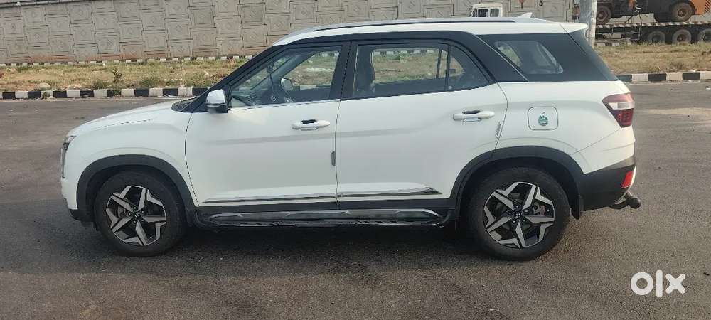 Hyundai Alcazar 2022 Diesel Well Maintained Showroom Track