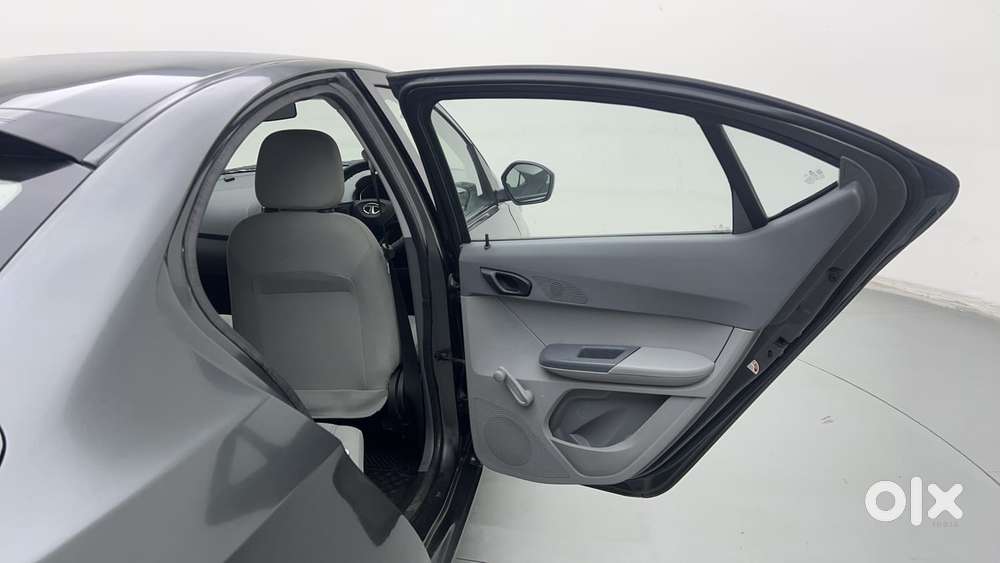 Tata Tigor Xe, 2022, Petrol