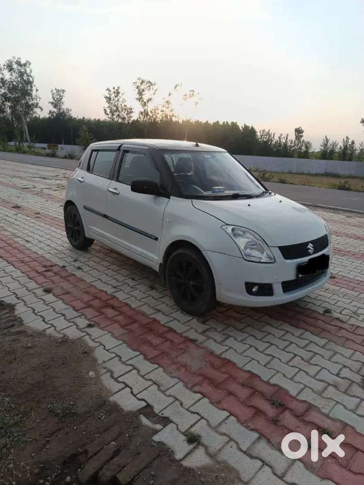 Maruti Suzuki Swift 2010 Petrol 94647 Km Driven