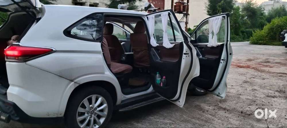 Toyota Innova Hycross Vx 2025