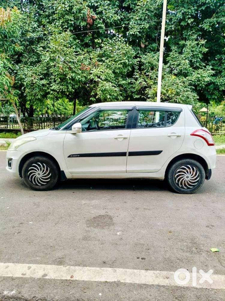 Maruti Suzuki Swift Vxi With Abs, 2017, Petrol
