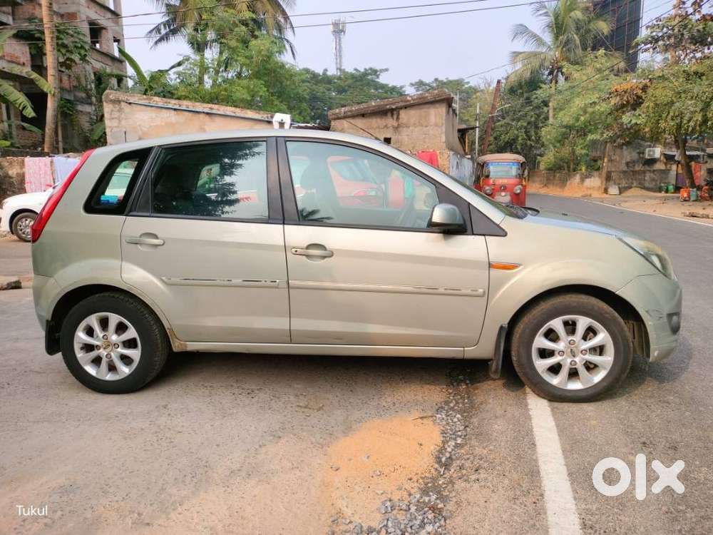 Ford Figo 1.2p Titanium Opt Mt, 2011, Petrol