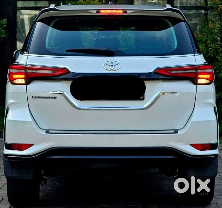 Toyota Fortuner Legender