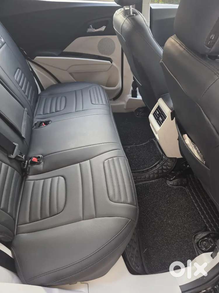 Mahindra Xuv 3x0 Ax5 At