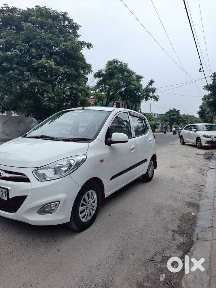 Hyundai I10 1.2 Kappa Sportz, 2015, Cng & Hybrids