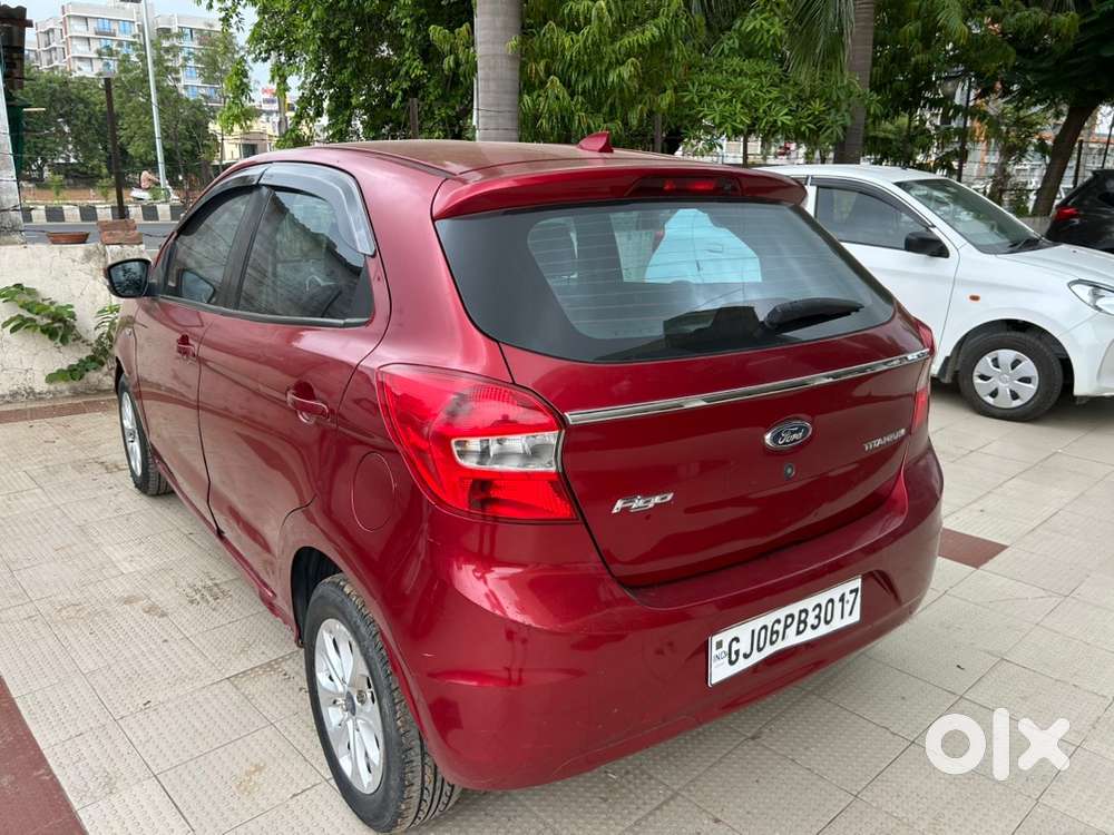 Ford Figo Titanium Blu 2017