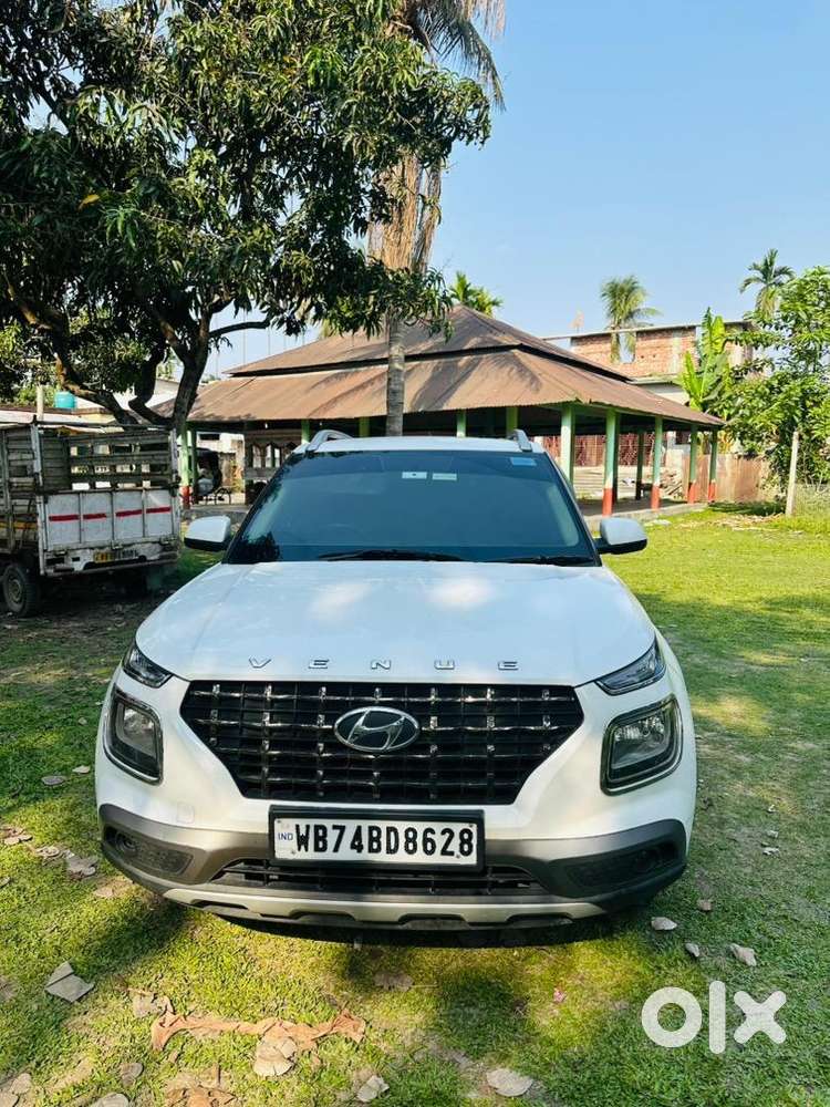 Hyundai Venue 2020 Petrol Well Maintained