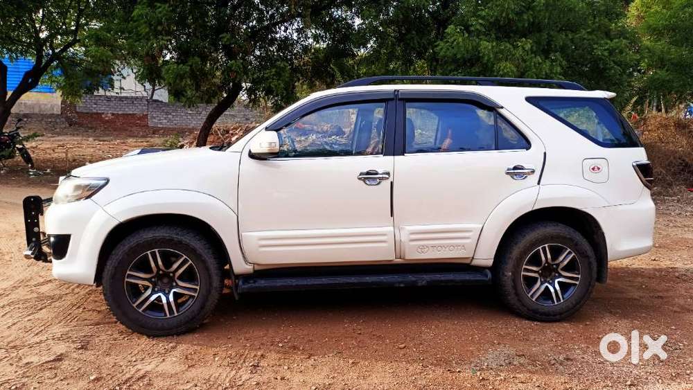 Toyota Fortuner, 2013