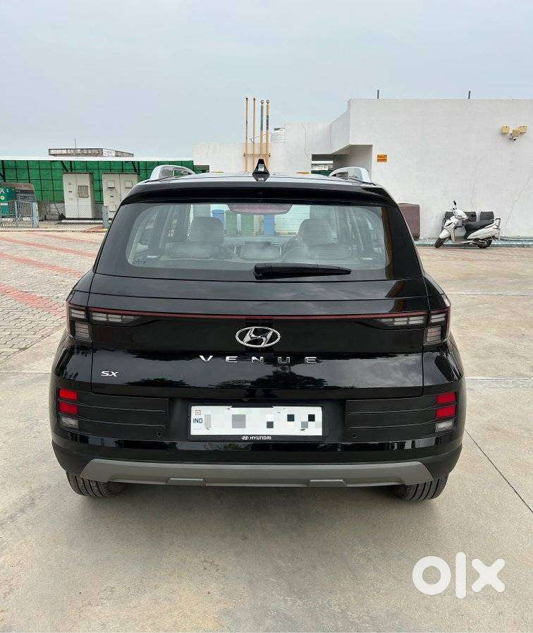 Hyundai Venue Sx Mt, 2023, Diesel