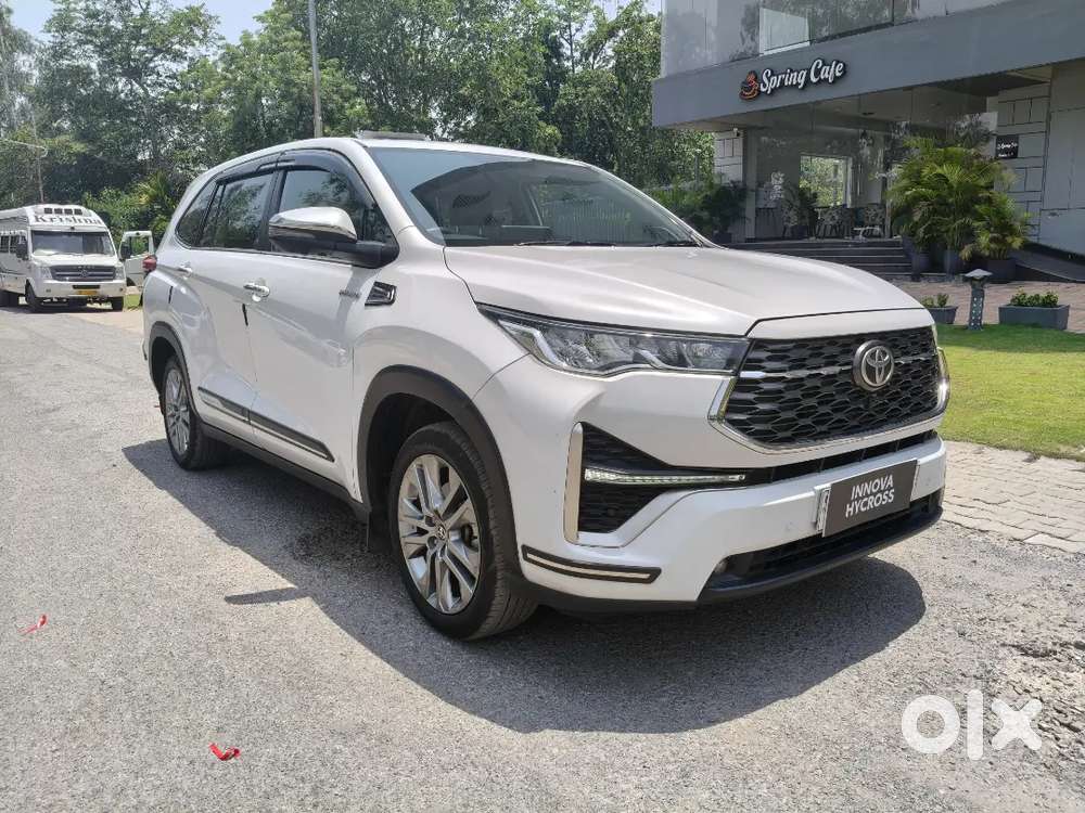 Toyota Innova Hycross 2024 Hybrid Hybrid