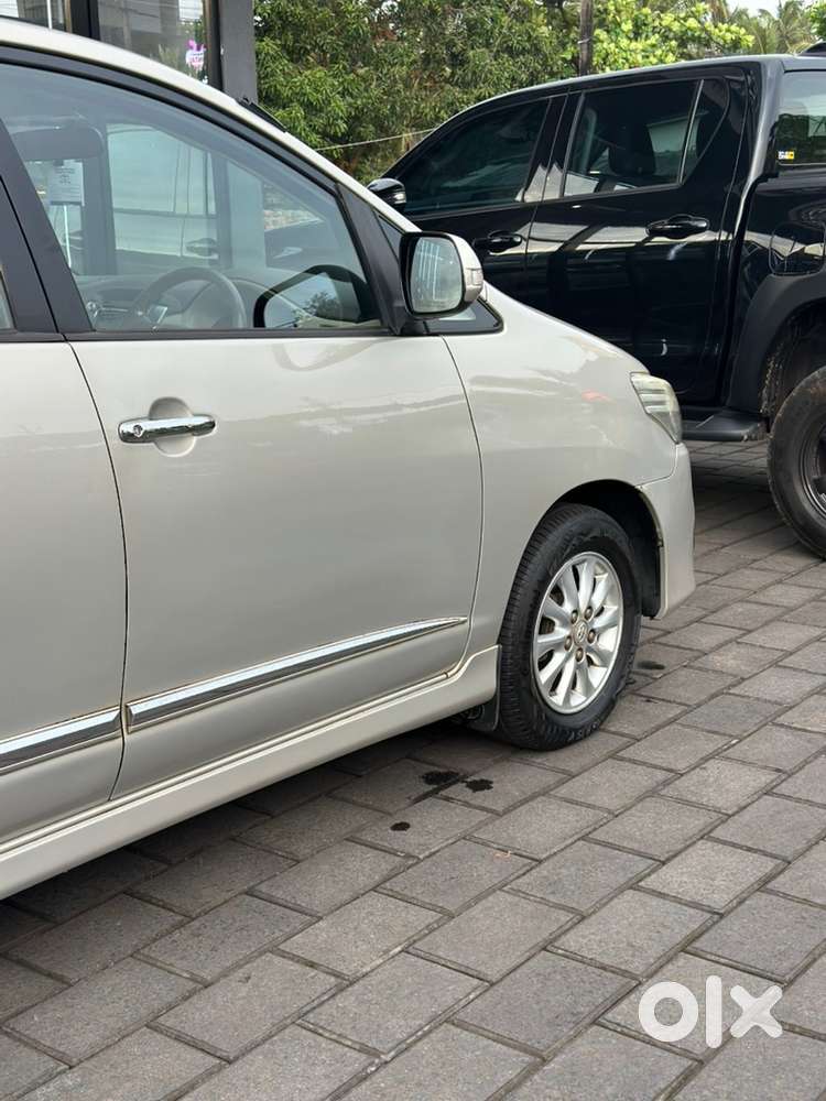 Toyota Innova Diesel 2014