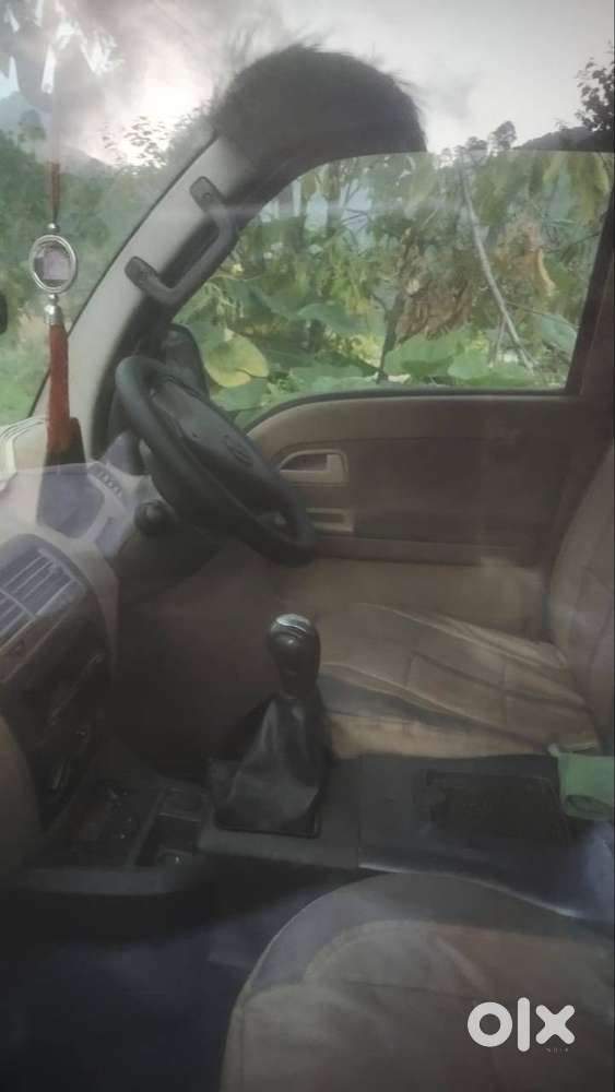 2013 Tata Venture Diesel Captain Seats