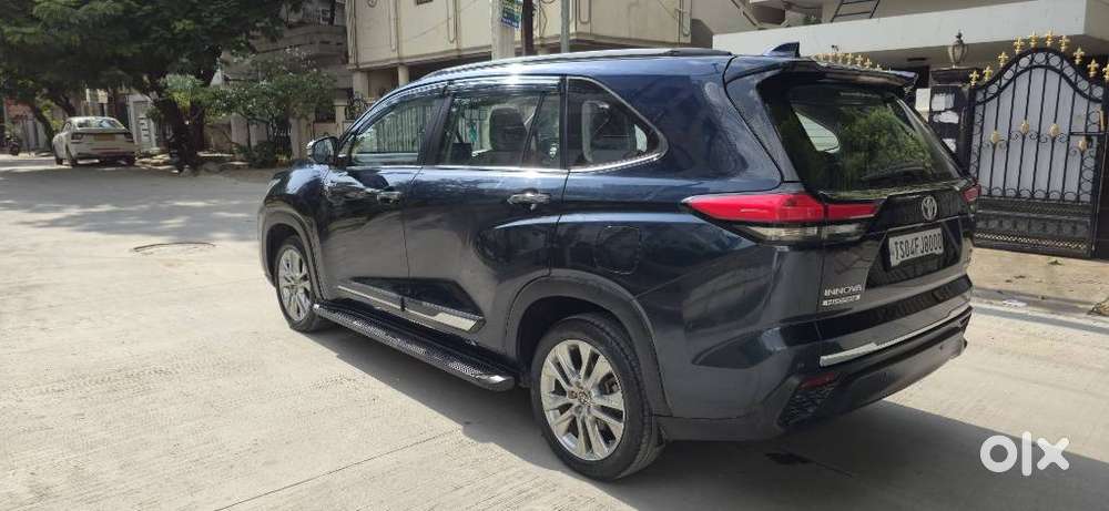 Toyota Innova Hycross 2.0 Zx Hybrid 7 Str, 2023, Petrol