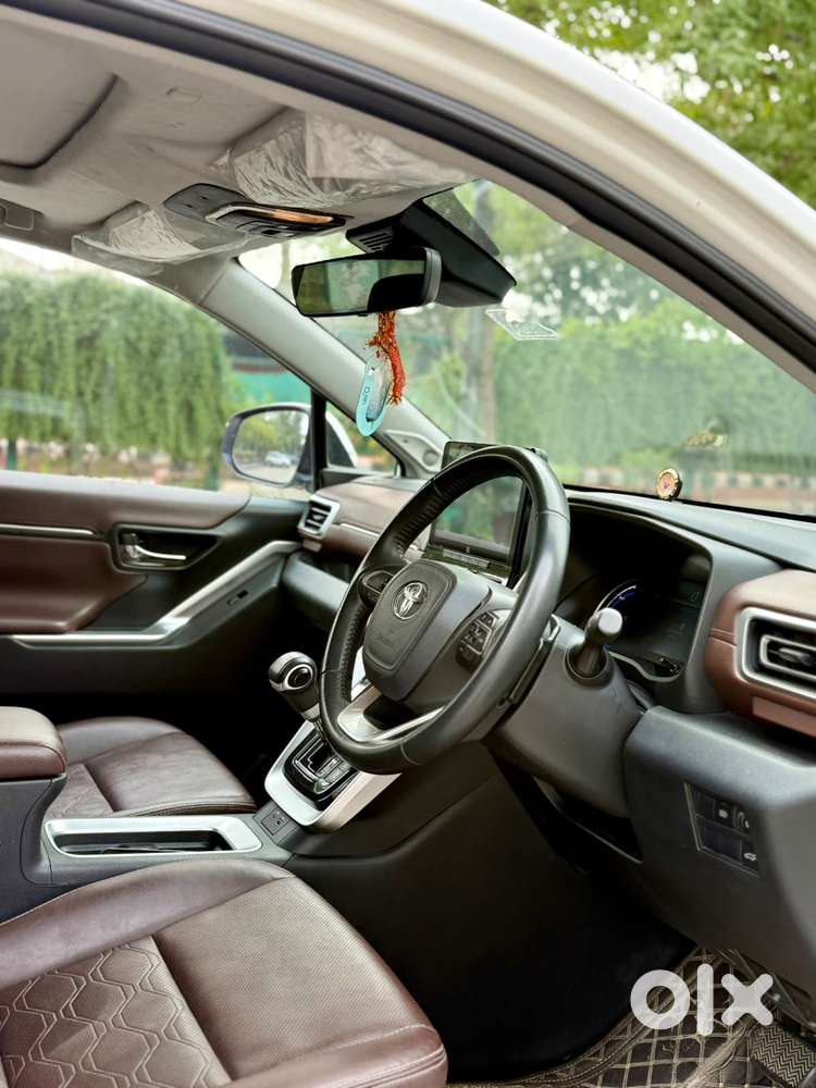 Toyota Innova Hycross 2.0 Zx (o) Hybrid 7 Str, 2024, Petrol