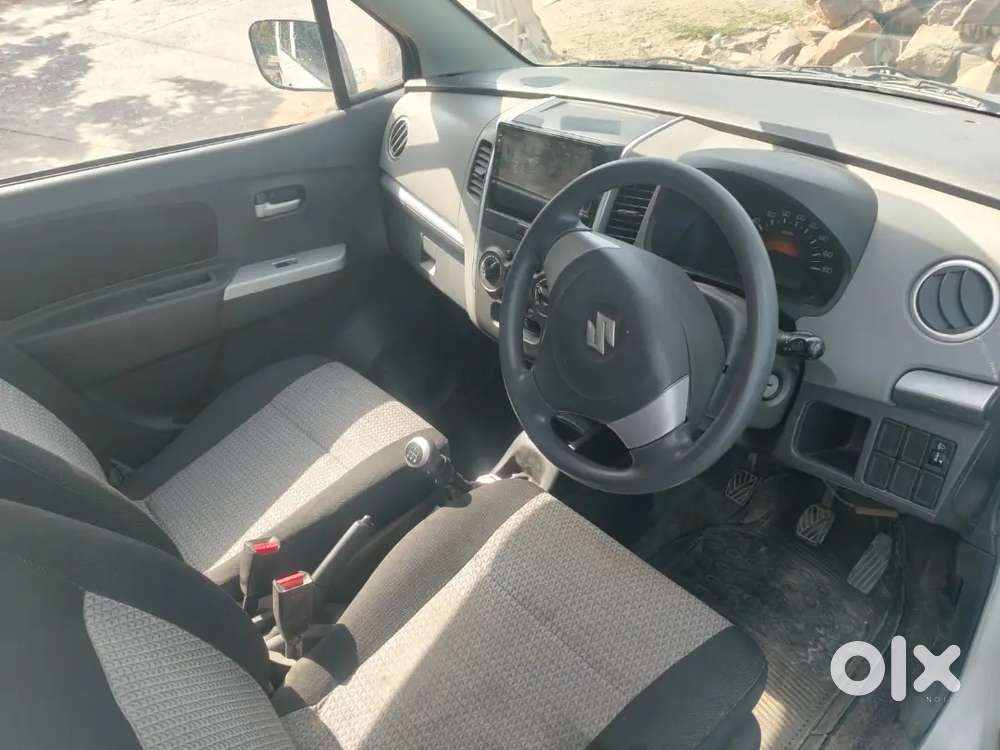 एक दम साफ़ 17552 Km ओरिजनल सर्विस रिकार्ड