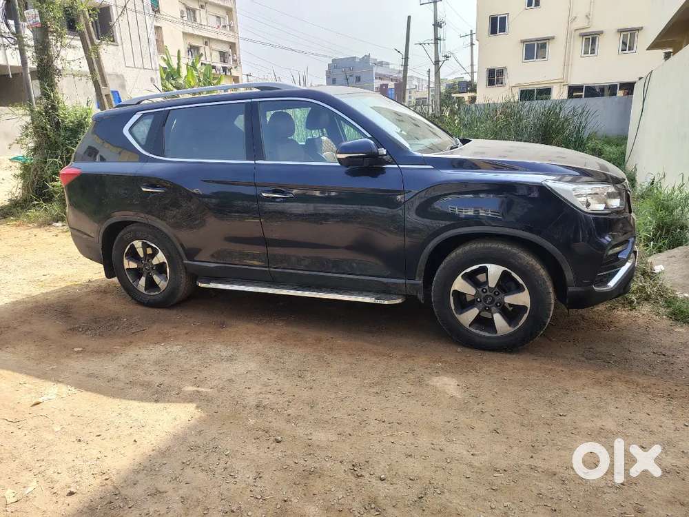 Mahindra Alturas G4 2022 Diesel Well Maintained