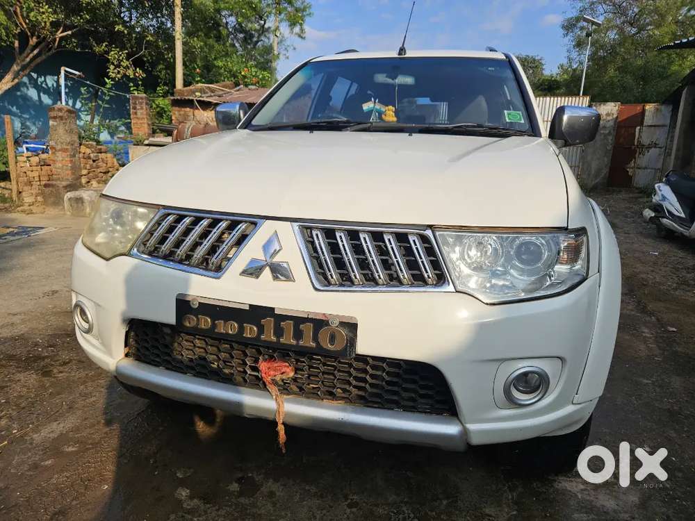 Mitsubishi Pajero Sport 2015