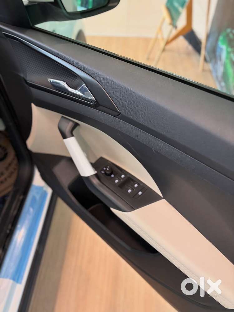 Skoda Kushaq 1.0 Tsi Style At (6 Airbags), 2026, Petrol