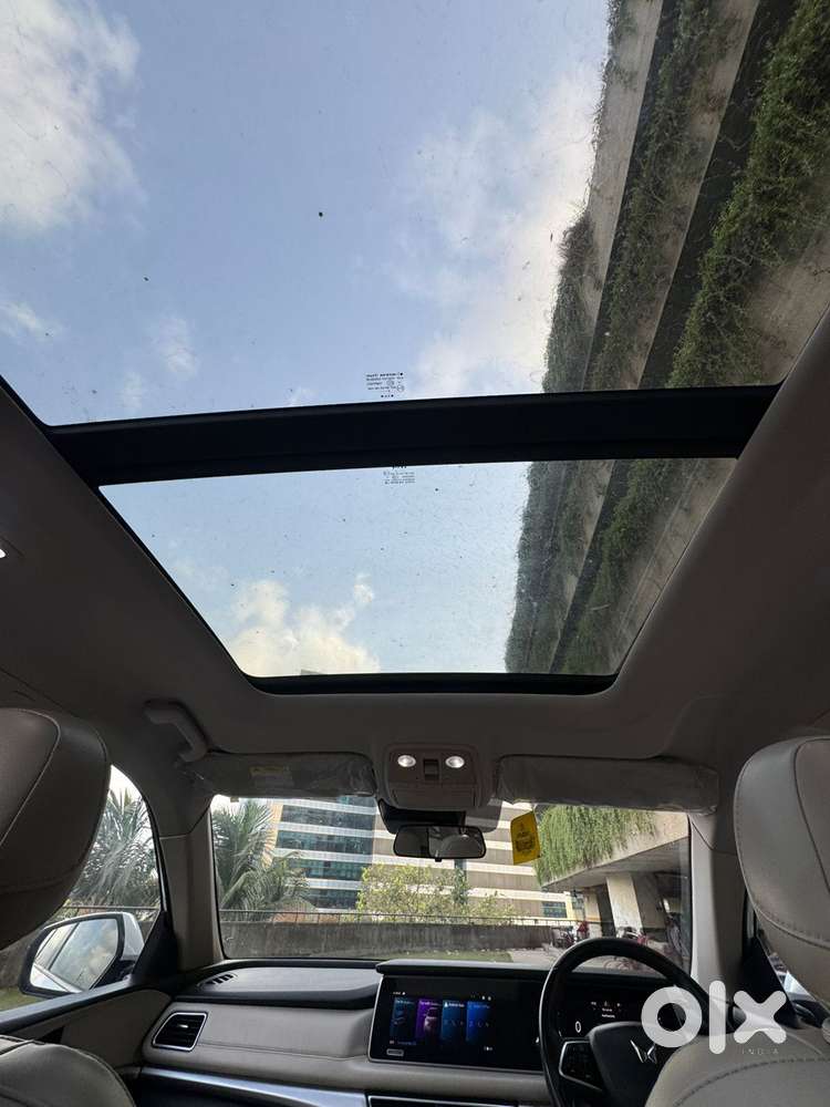 Mahindra Xuv700 2.2 Ax 7 Diesel At Str, 2023, Diesel