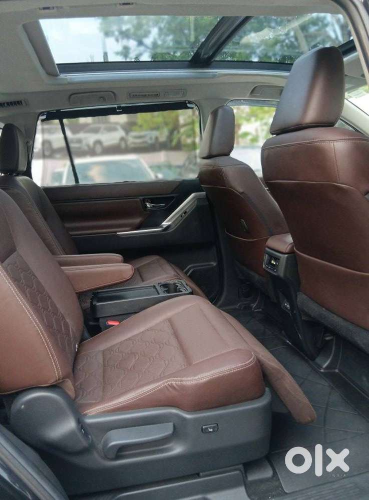 Toyota Innova Hycross 2.0 Zx Hybrid 7 Str, 2023, Petrol