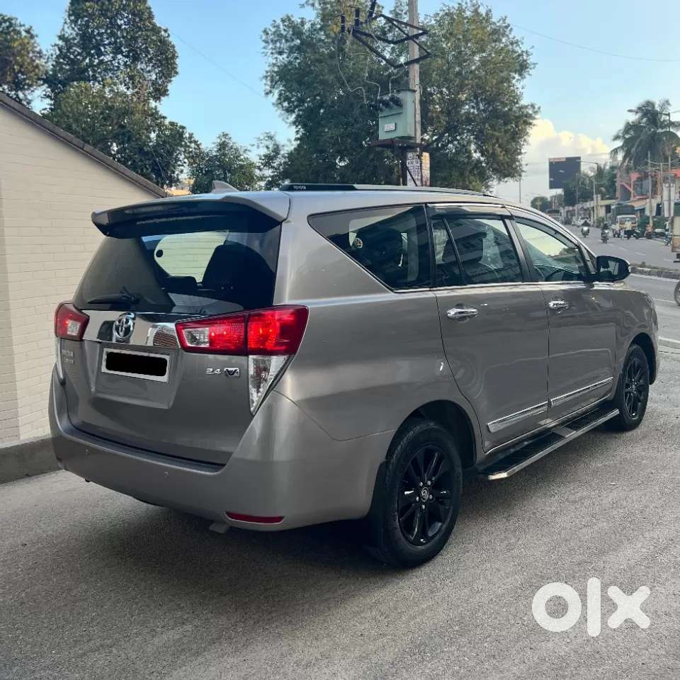 Toyota Innova Crysta 2.4 V 7 Str, 2017, Diesel