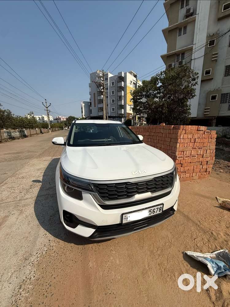 Kia Seltos 2022 Diesel White - Brand New Tyres, Well Maintained