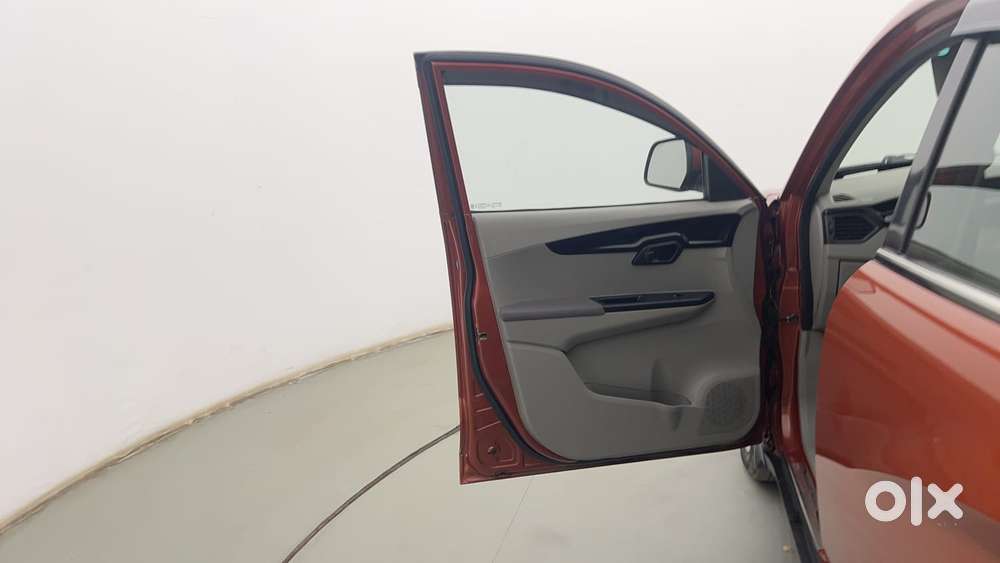 Mahindra Kuv 100 2016-2017 Mfalcon G80 K6 Plus, 2017, Petrol