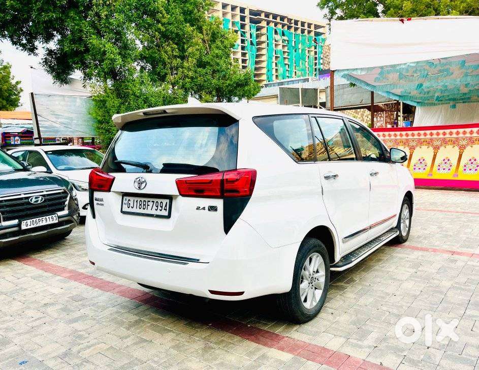 Toyota Innova Crysta 2.4 V 7 Str, 2016, Diesel