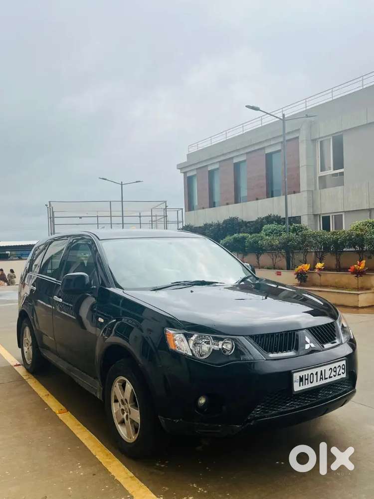 Mitsubishi Outlander Petrol Automatic