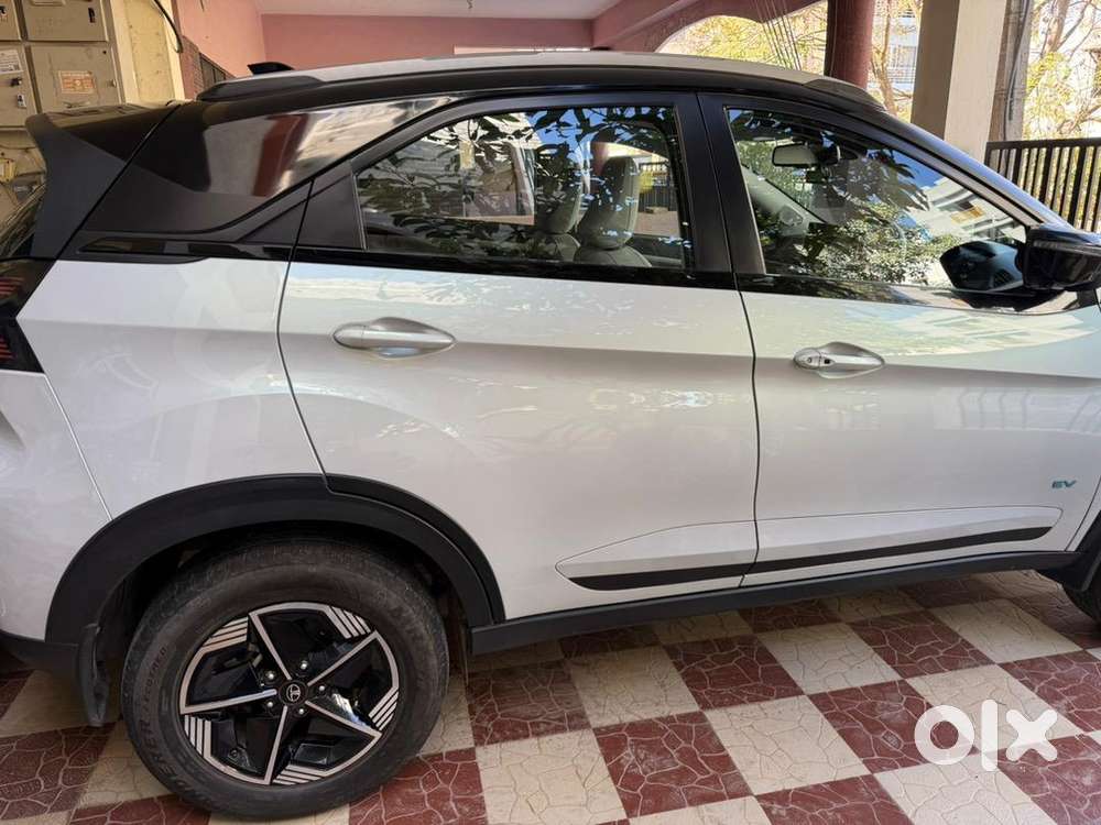 Tata Nexon Ev 2024 Empowered +lr