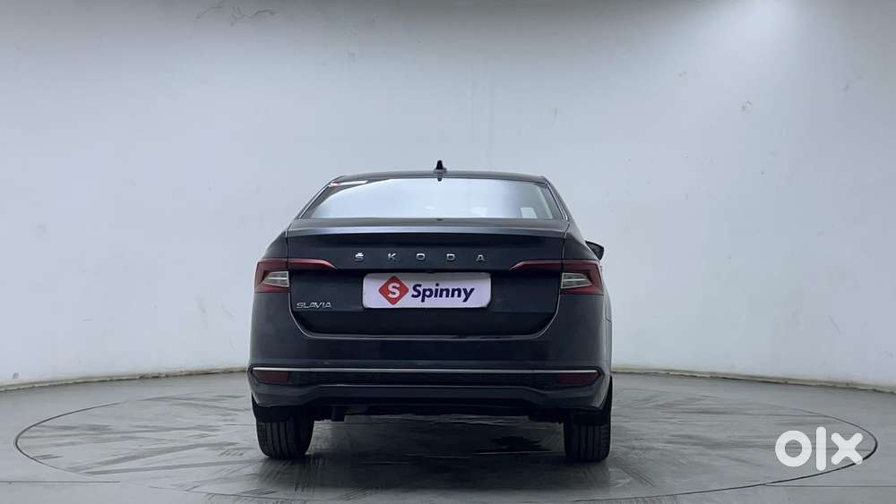 Skoda Slavia Style 1.0l Tsi Mt, 2022, Petrol