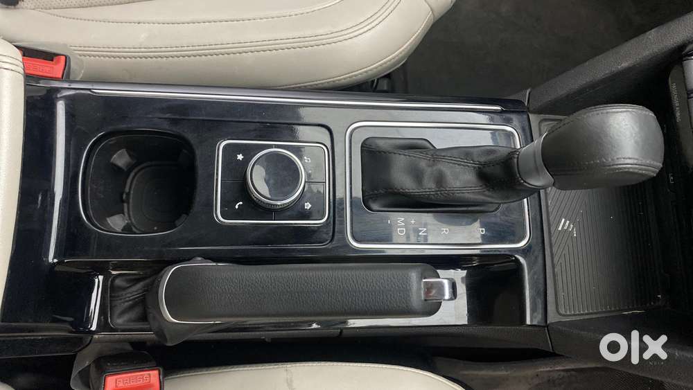Mahindra Xuv700 2.0 Ax 3 Petrol At 5 Str, 2023, Diesel