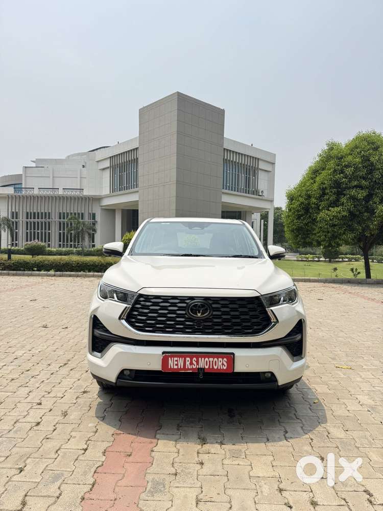 Toyota Innova Hycross 2.0 Zx (o) Hybrid 7 Str, 2025, Petrol