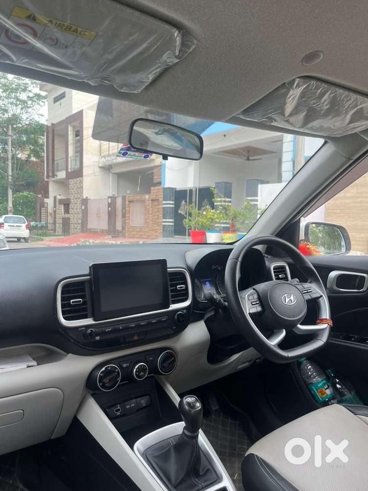 Hyundai Venue 2020 Petrol Well Maintained