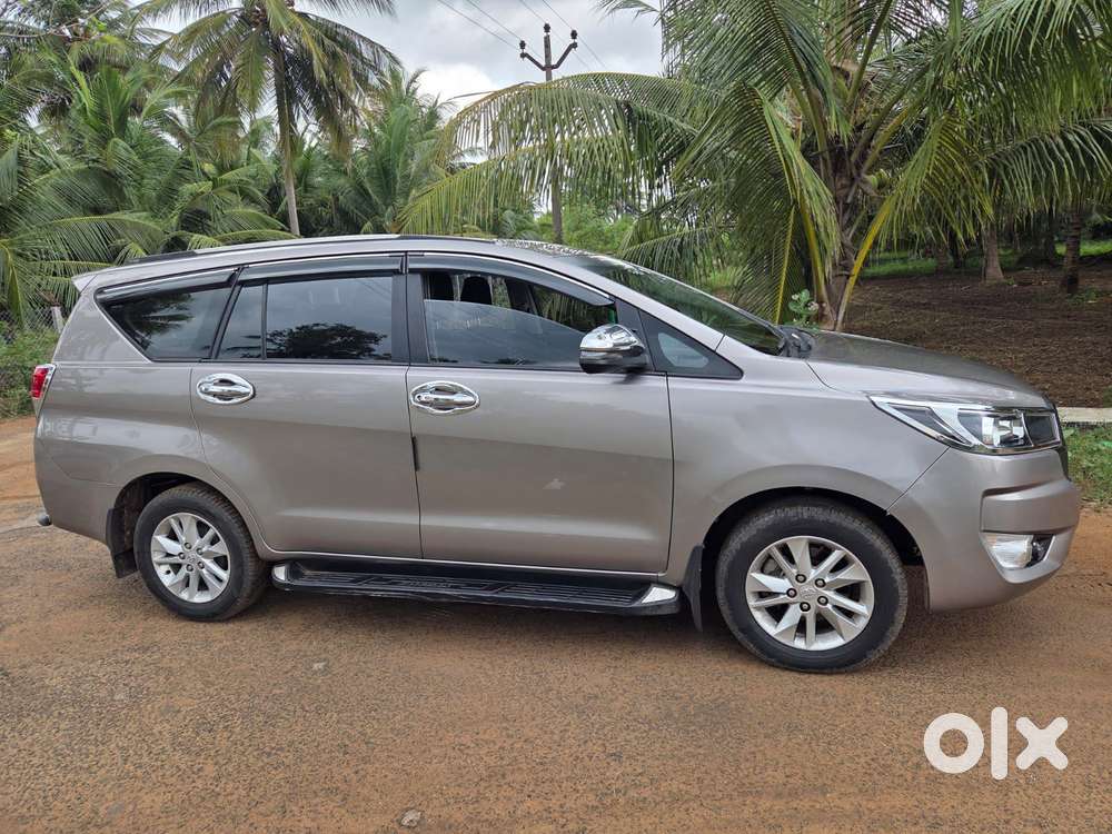 Toyota Innova Crysta 2.4 G Mt 8s, 2024, Diesel