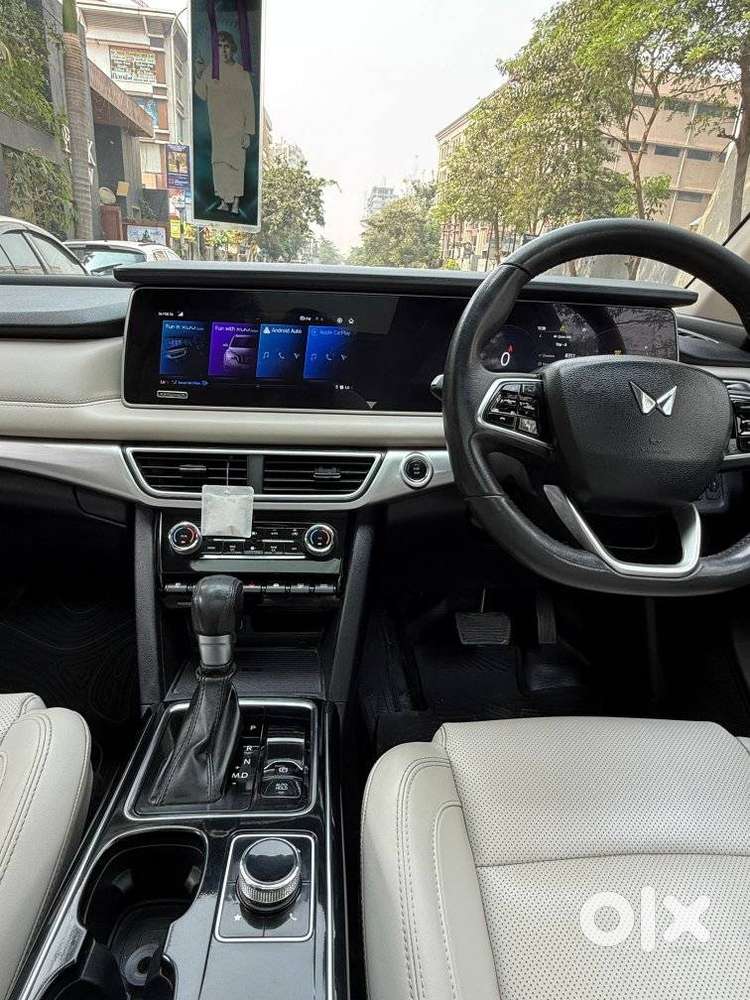 Mahindra Xuv700 2.2 Ax 7 Diesel At Luxury Pack Str Awd, 2022, Diesel