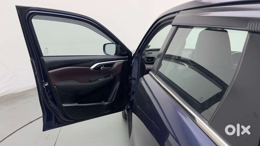 Maruti Suzuki Grand Vitara 1.5 Delta Smart Hybrid At, 2025, Petrol