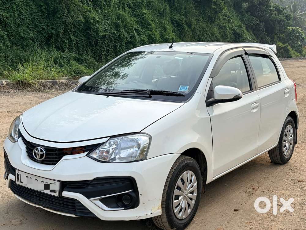 Toyota Etios Liva 1.2 V, 2016, Petrol