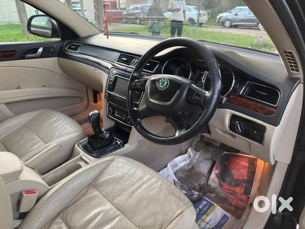 Skoda New Superb, 2011, Petrol