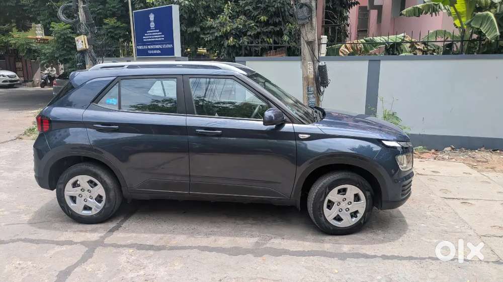 Hyundai Venue Mt Petrol 2023