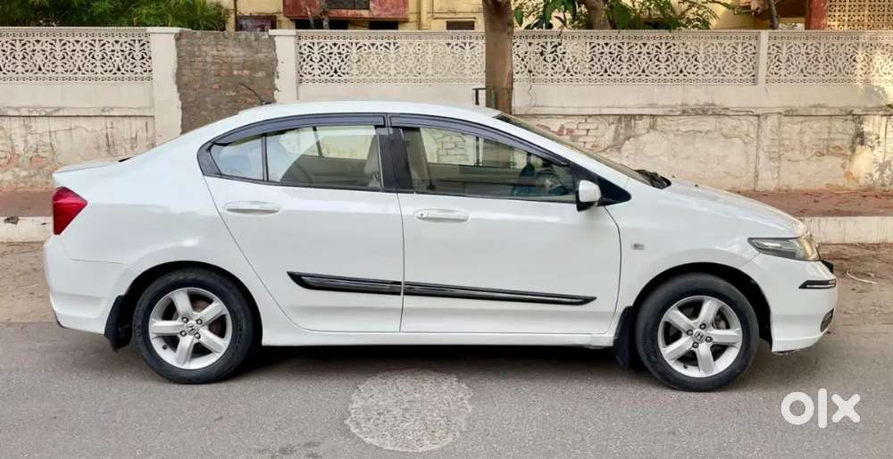Honda City Ivtec With Cng  Well Condition Car 1s Owner