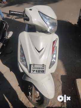 Second hand battery scooty hot sale