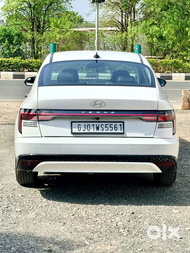 Hyundai Verna 1.5 Sx (o) Vtvt Ivt, 2024, Petrol