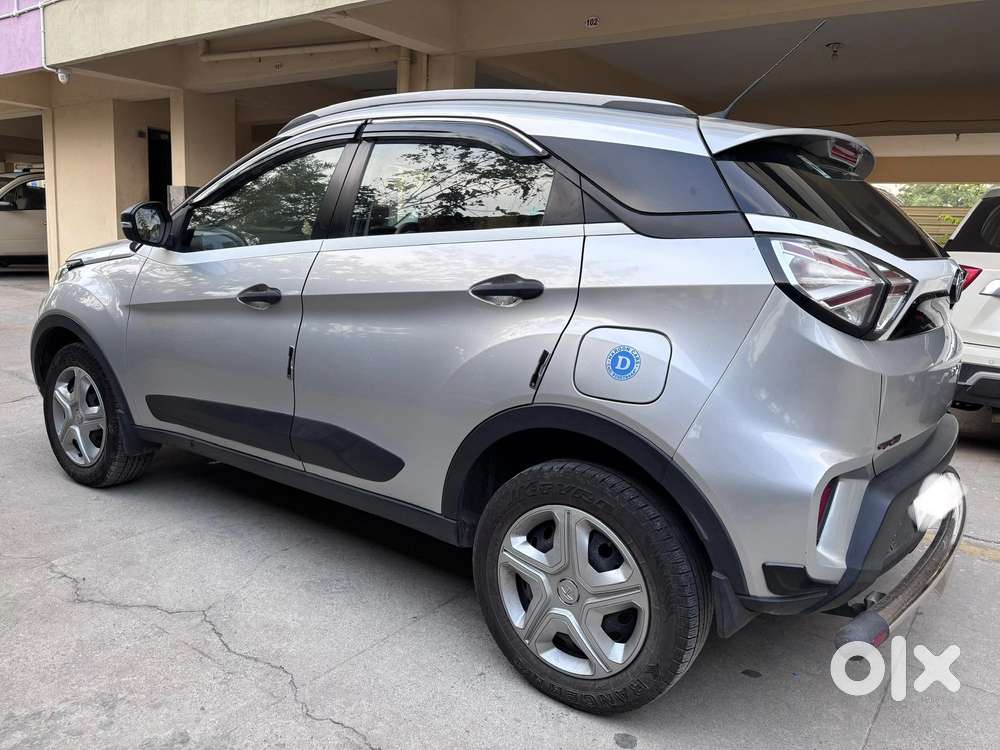 Tata Nexon 1.5 Revotorq Xm (s), 2021, Diesel
