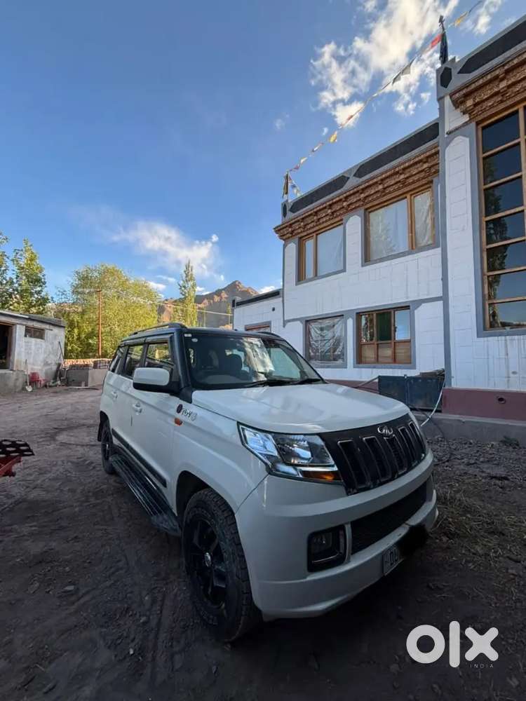 Mahindra Tuv 300 T8