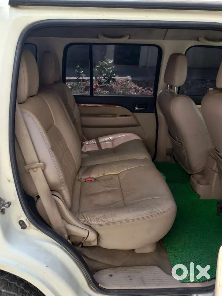Ford Endeavour 2011