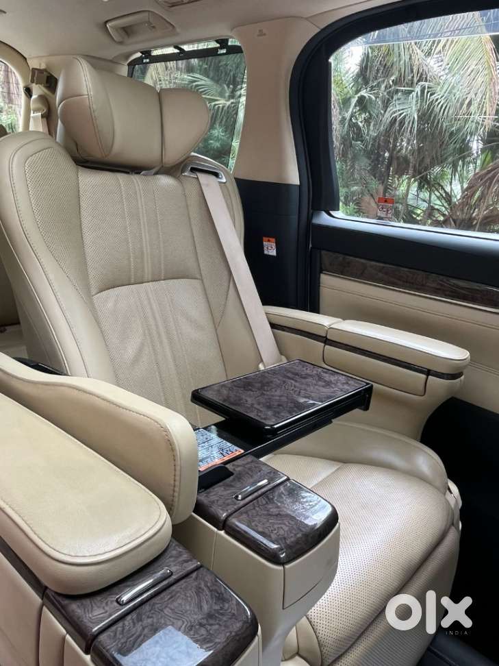 Toyota Vellfire Vip &ndash; Executive Lounge, 2023, Petrol