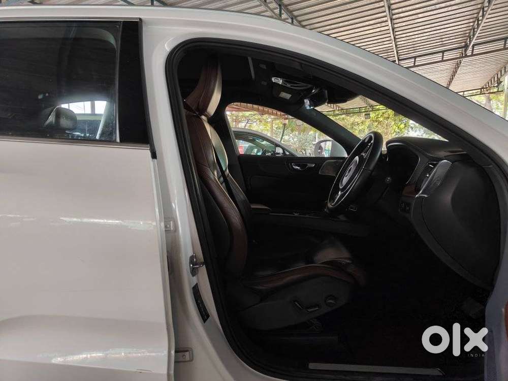 Volvo Xc60 D5 Awd Automatic, 2021, Diesel