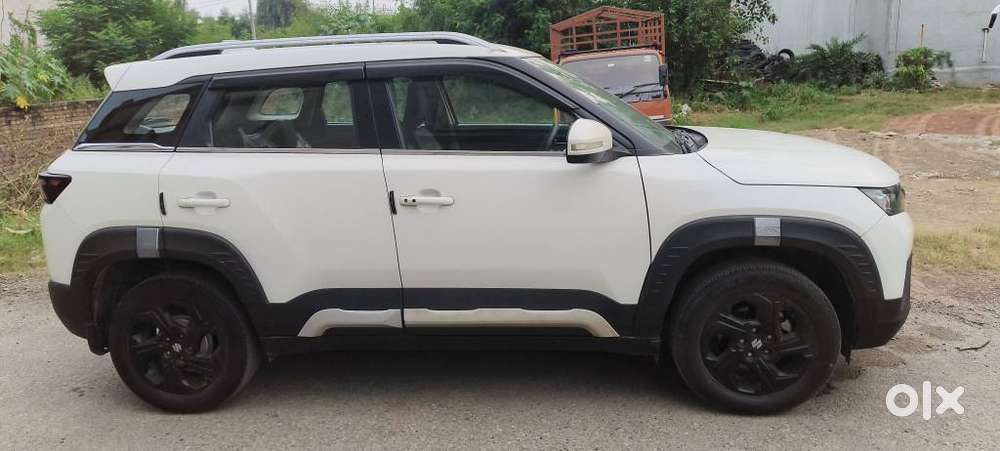 Maruti Suzuki Brezza 1.5 Zxi Smart Hybrid, 2023, Petrol