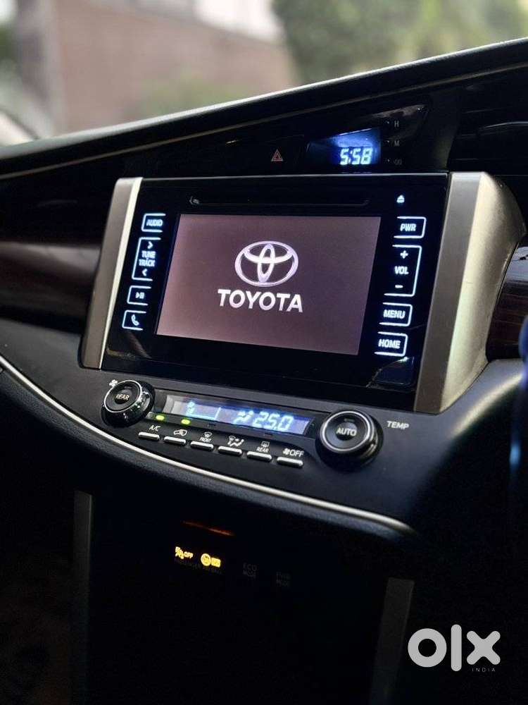 Toyota Innova Crysta 2.4 V, 2017, Diesel